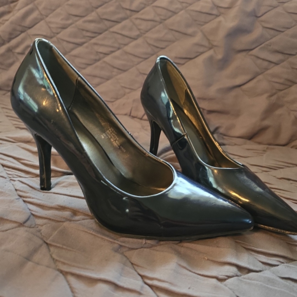 Classic Black Women's Pumps